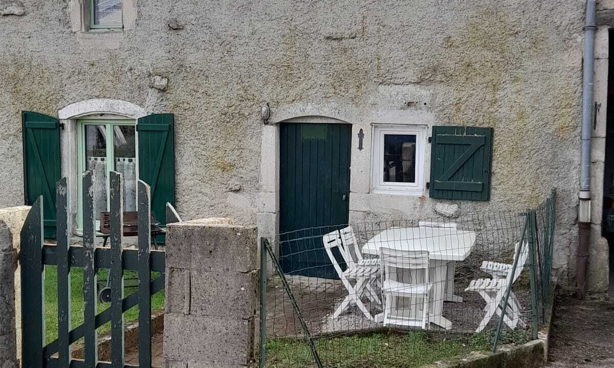 Photo of Buildings in Lignieres-sur-Aire