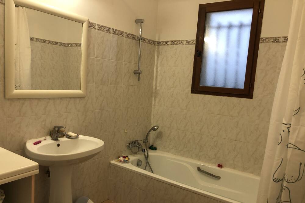 Photo of Bathroom in Alleins