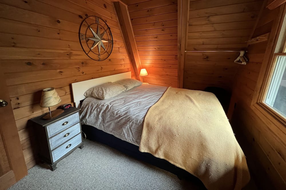 Photo of Bedroom in Center Harbor