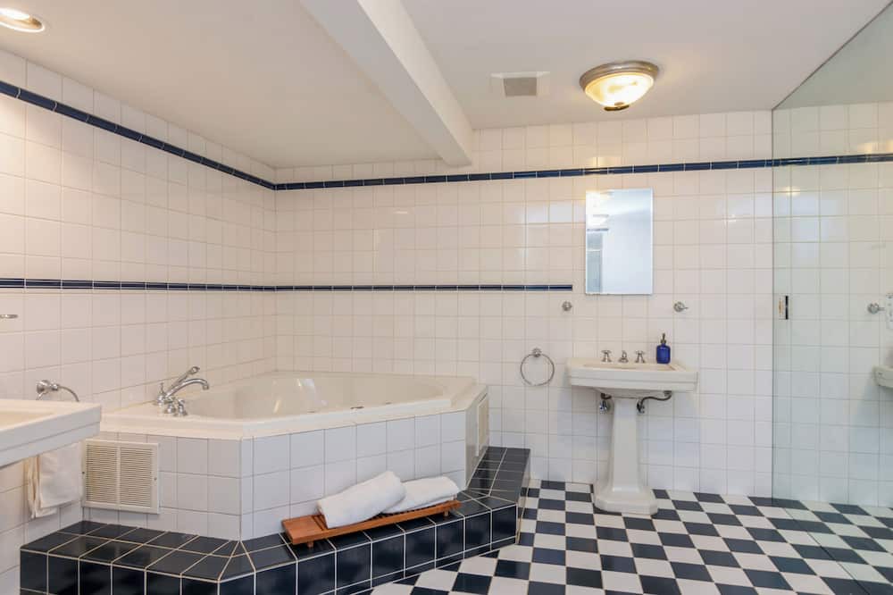 Photo of Others in South Orange