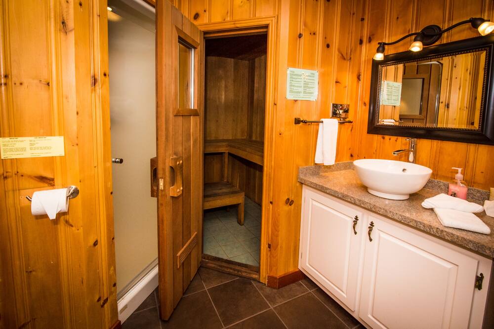Photo of Bathroom in Sainte-Agathe-des-Monts