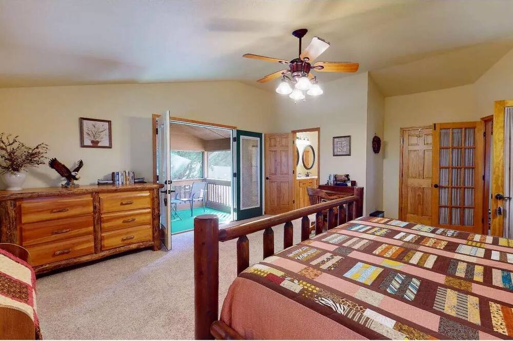 Photo of Bedroom in Brasstown