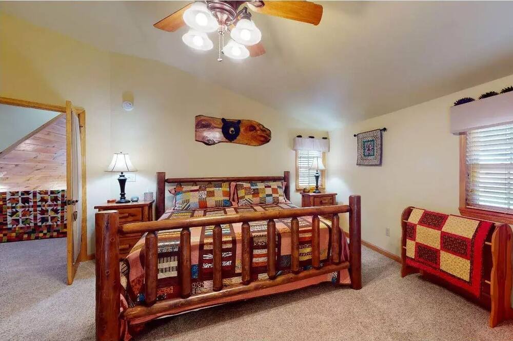 Photo of Bedroom in Brasstown