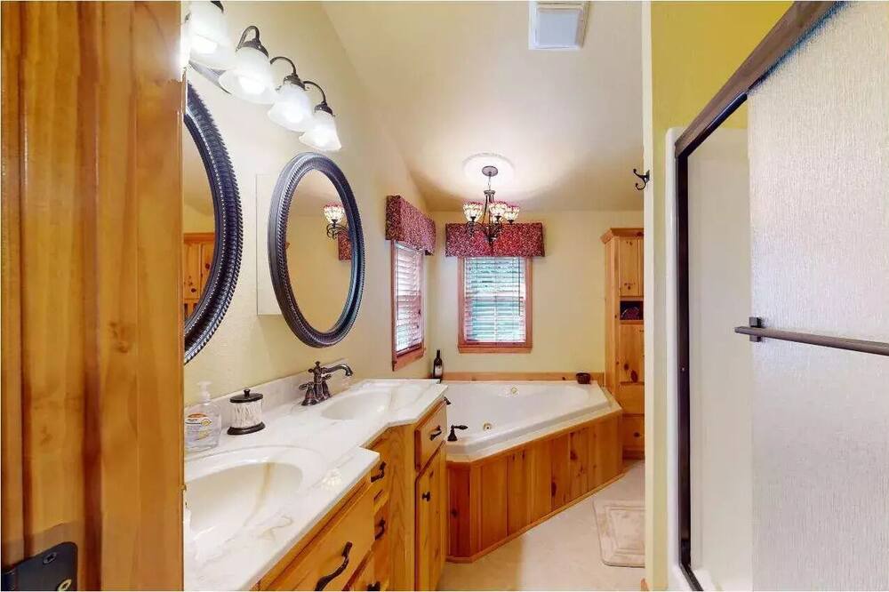 Photo of Bathroom in Brasstown