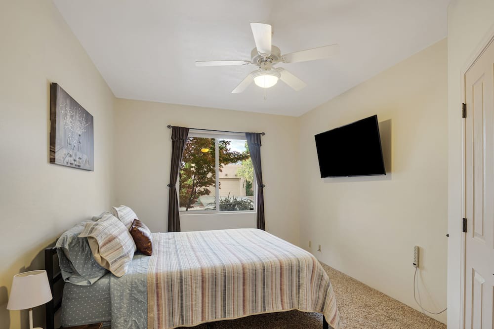 Photo of Bedroom in Desert Ridge Place