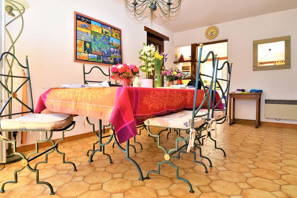 Photo of Bedroom in Pompignan