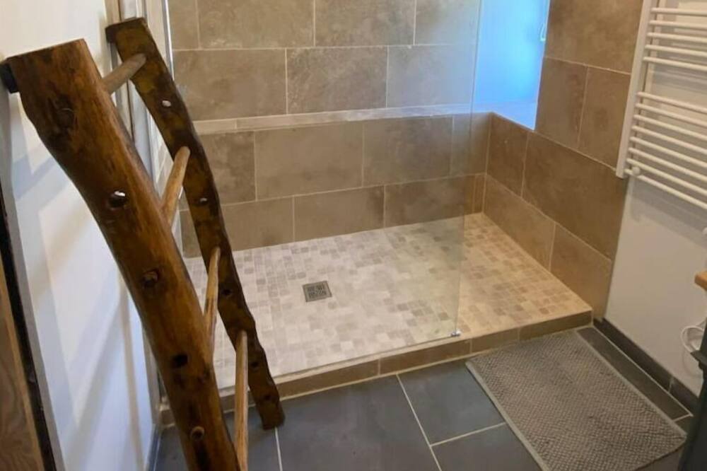 Photo of Bathroom in Rouvre