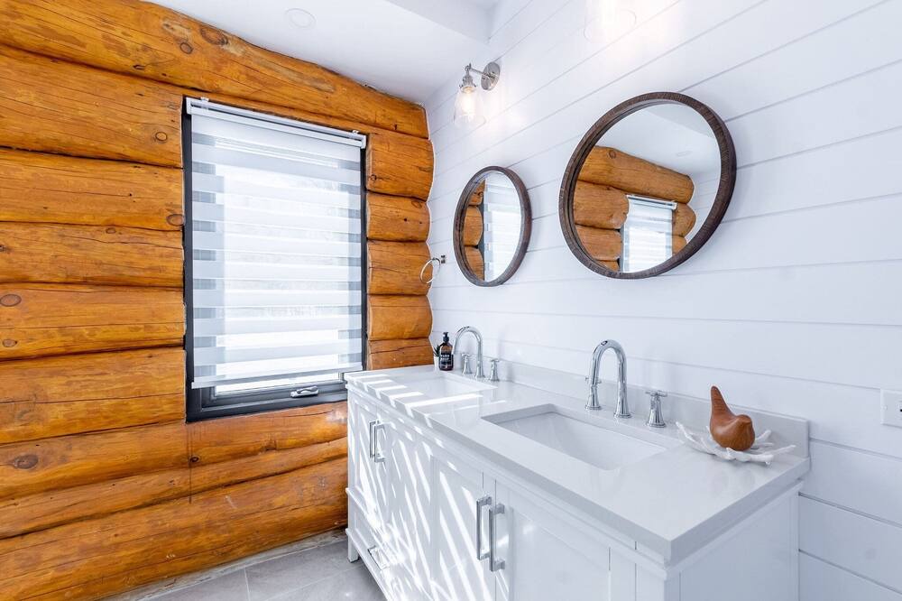 Photo of Bathroom in St-Adolphe-d'Howard