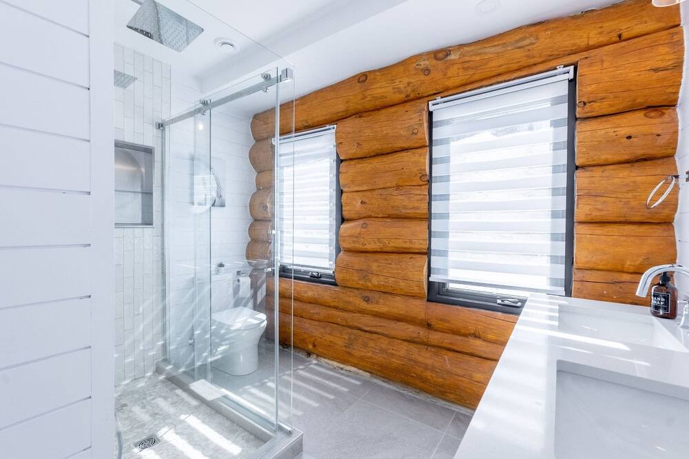 Photo of Bathroom in St-Adolphe-d'Howard