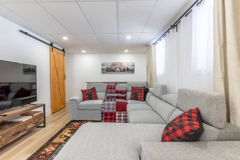Photo of Livingroom in St-Adolphe-d'Howard