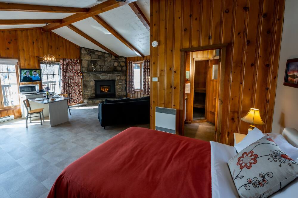 Photo of Bedroom in Sainte-Agathe-des-Monts
