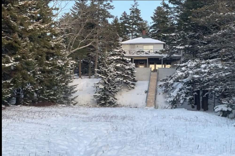 Photo of Outdoor in Brooklin