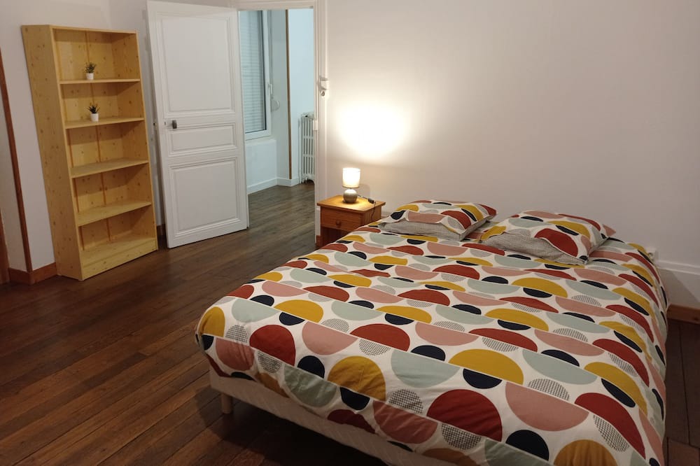 Photo of Bedroom in Saulieu