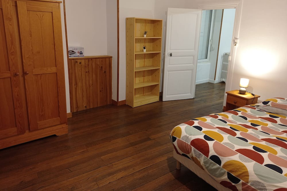 Photo of Bedroom in Saulieu