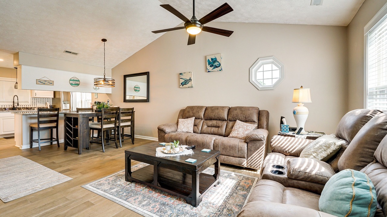 Photo of Livingroom in Murraysville