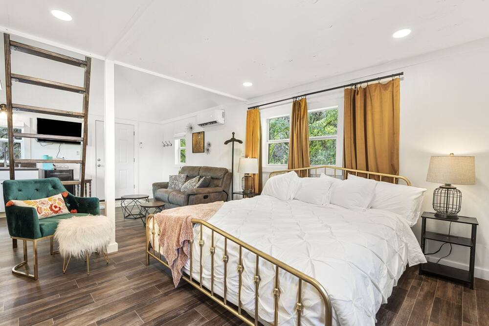 Photo of Bedroom in Hays