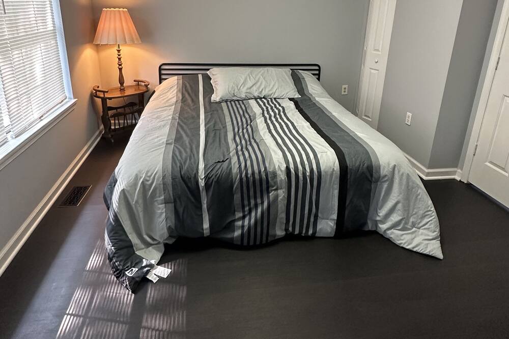 Photo of Bedroom in Newington
