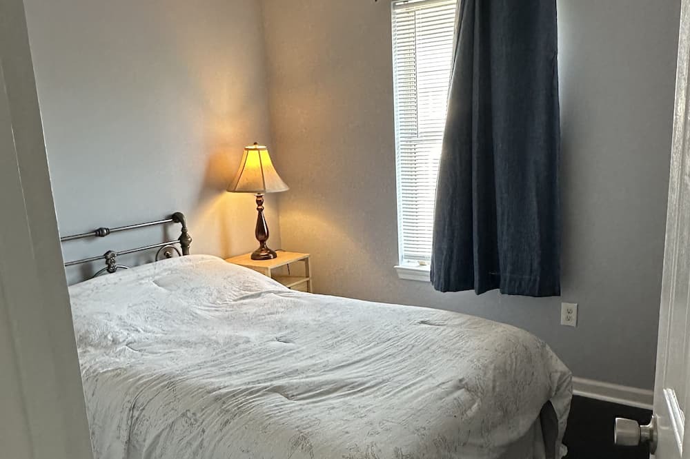 Photo of Bedroom in Newington