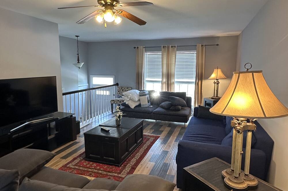 Photo of Livingroom in Newington