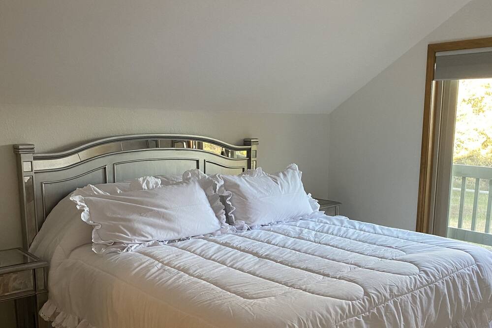 Photo of Bedroom in Crooked River Ranch