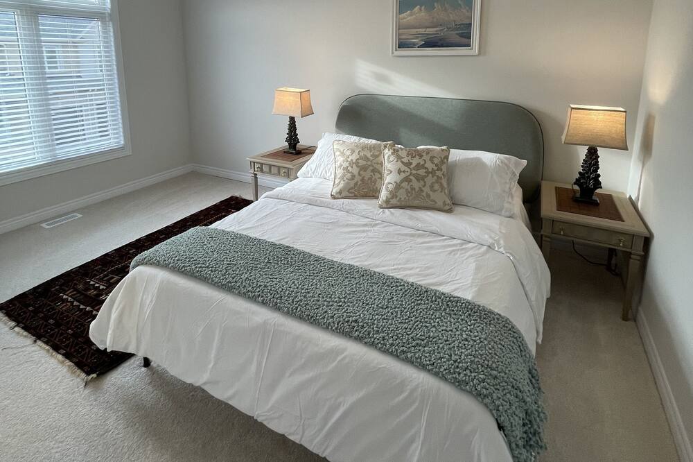 Photo of Bedroom in Stoney Creek