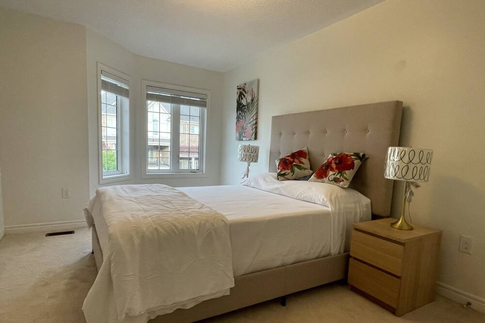 Photo of Bedroom in Stoney Creek