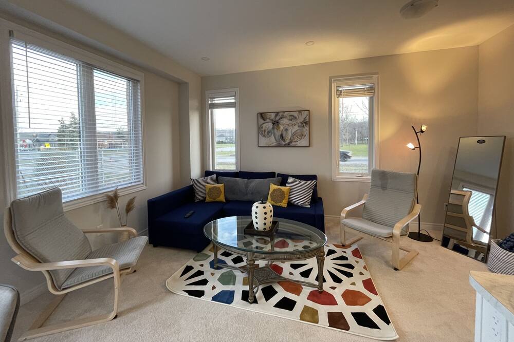 Photo of Livingroom in Stoney Creek