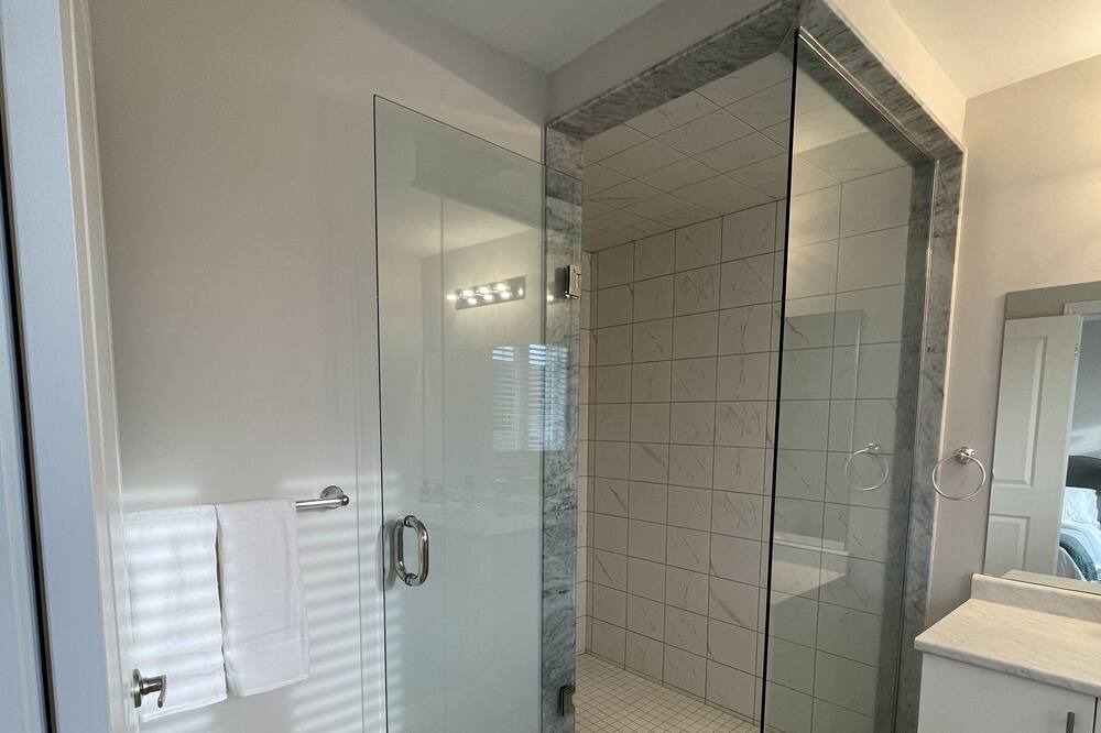 Photo of Bathroom in Stoney Creek