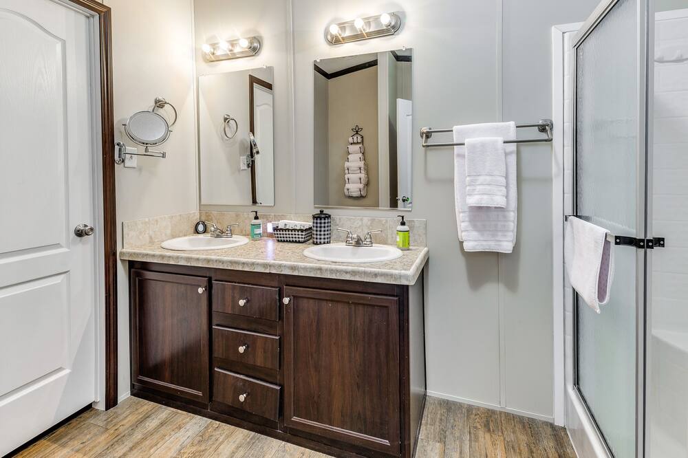 Photo of Bathroom in Mayhill