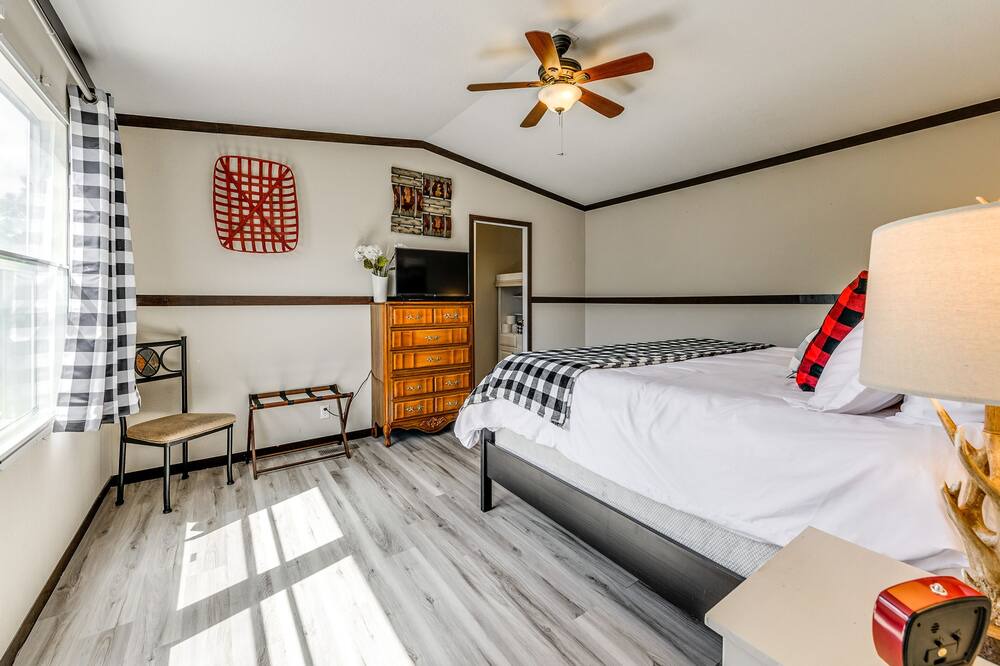 Photo of Bedroom in Mayhill