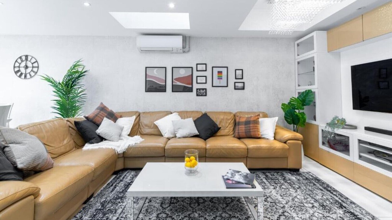 Photo of Livingroom in Loxford