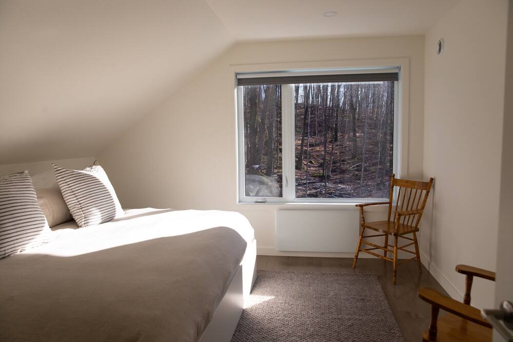 Photo of Bedroom in Bolton-Est