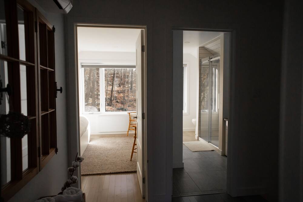 Photo of Bedroom in Bolton-Est