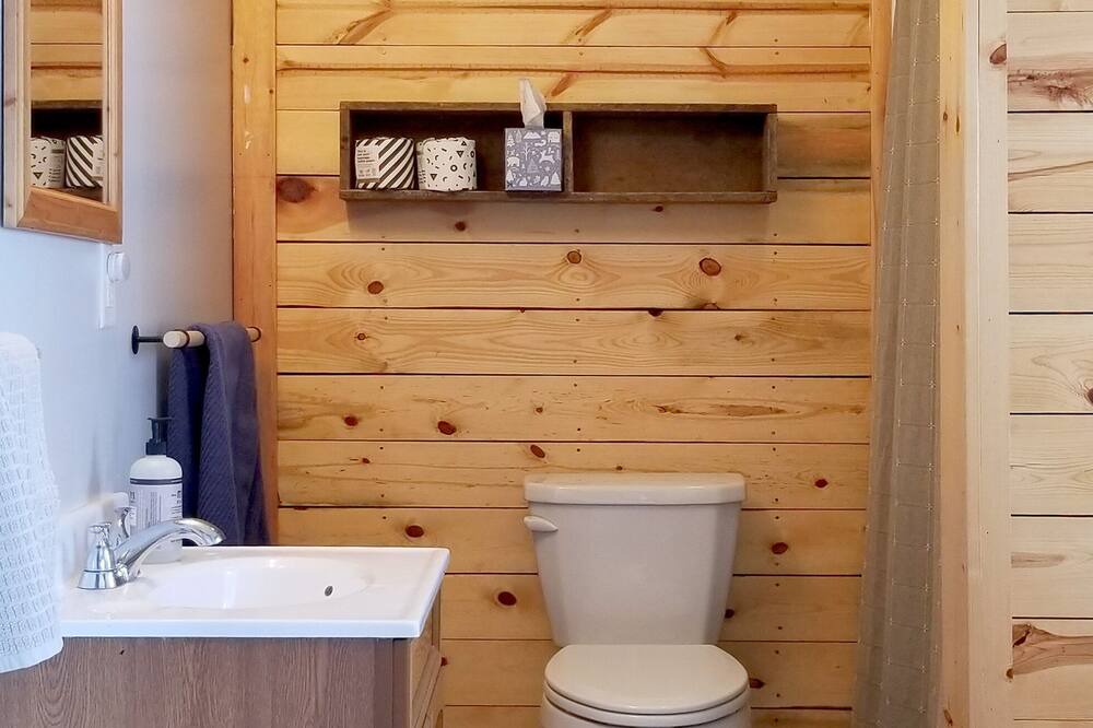 Photo of Bathroom in Harpers Ferry