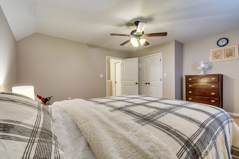 Photo of Bedroom in Bryant