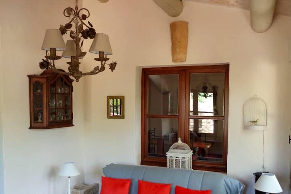 Photo of Livingroom in Saint Michel d'Euzet