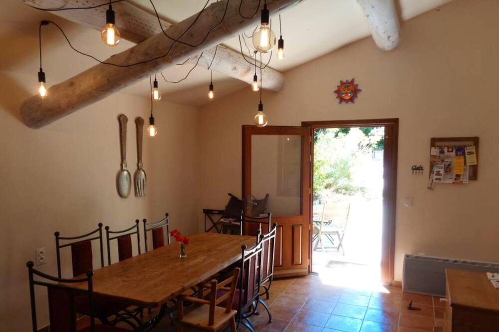 Photo of Livingroom in Saint Michel d'Euzet