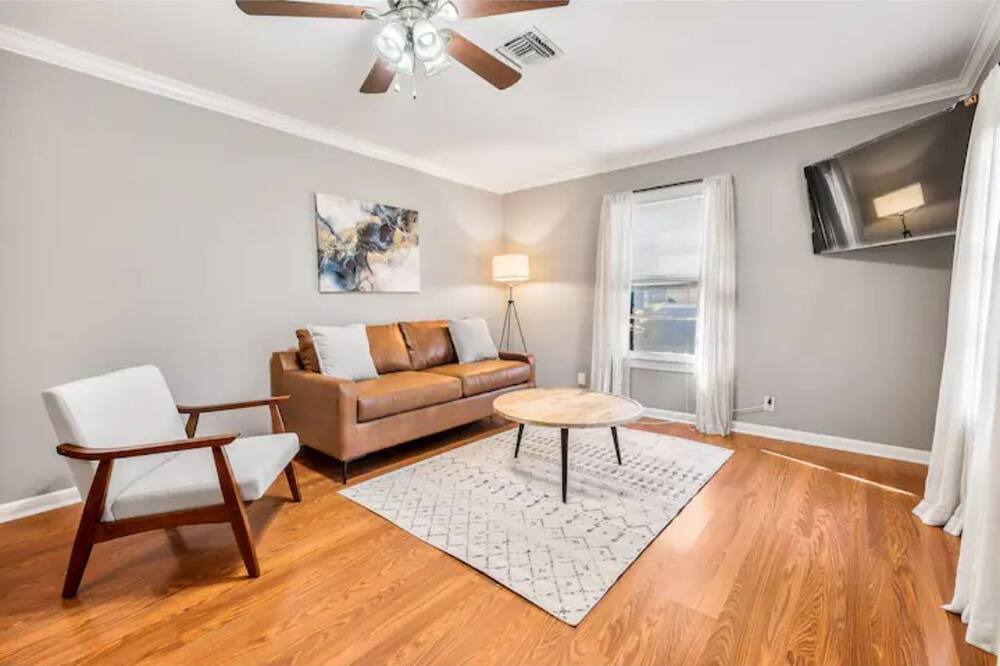 Photo of Livingroom in Crestview