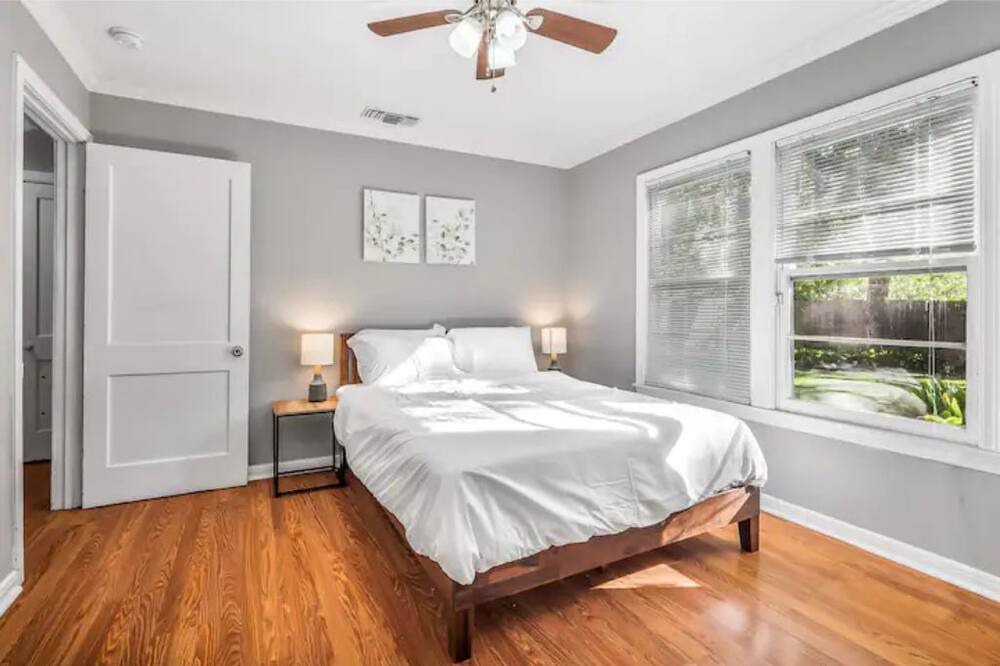 Photo of Bedroom in Crestview