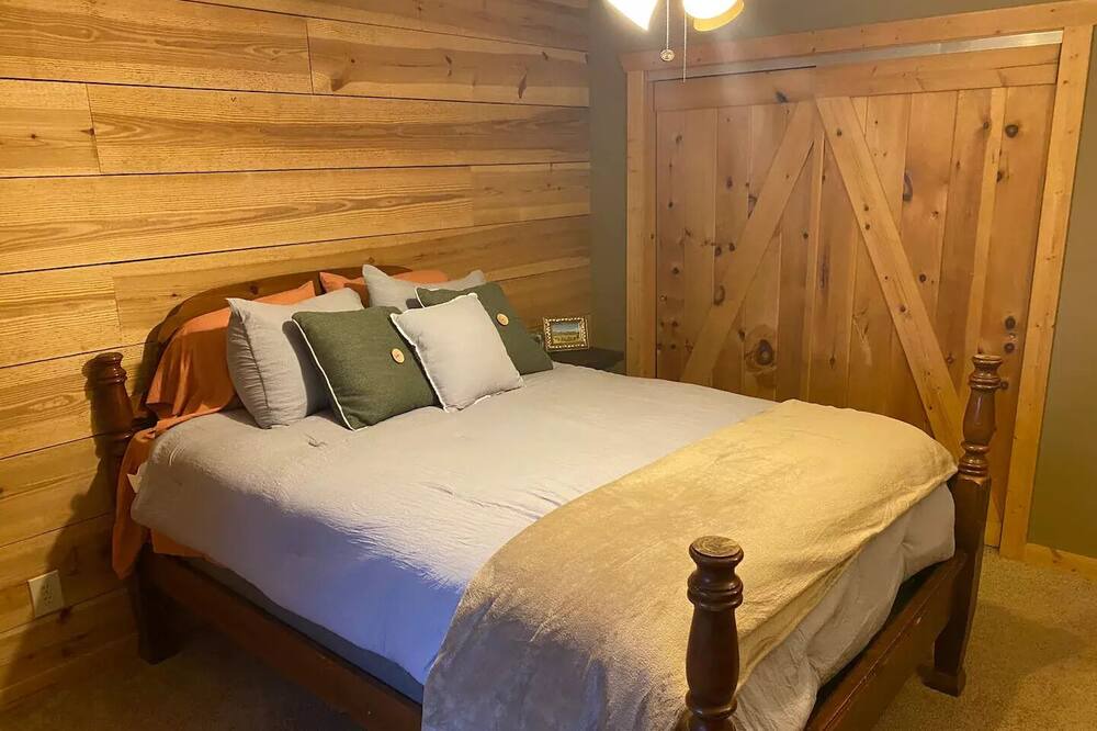 Photo of Bedroom in The Rock