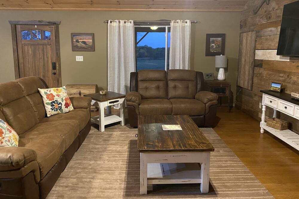 Photo of Livingroom in The Rock