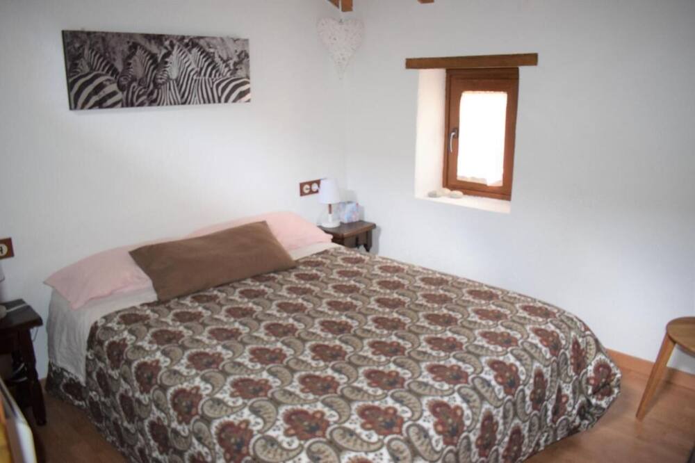 Photo of Bedroom in Planoles