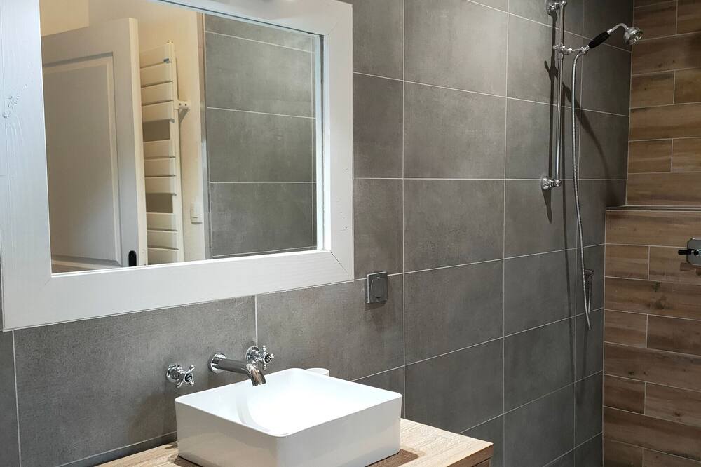 Photo of Bathroom in Saint-Loup