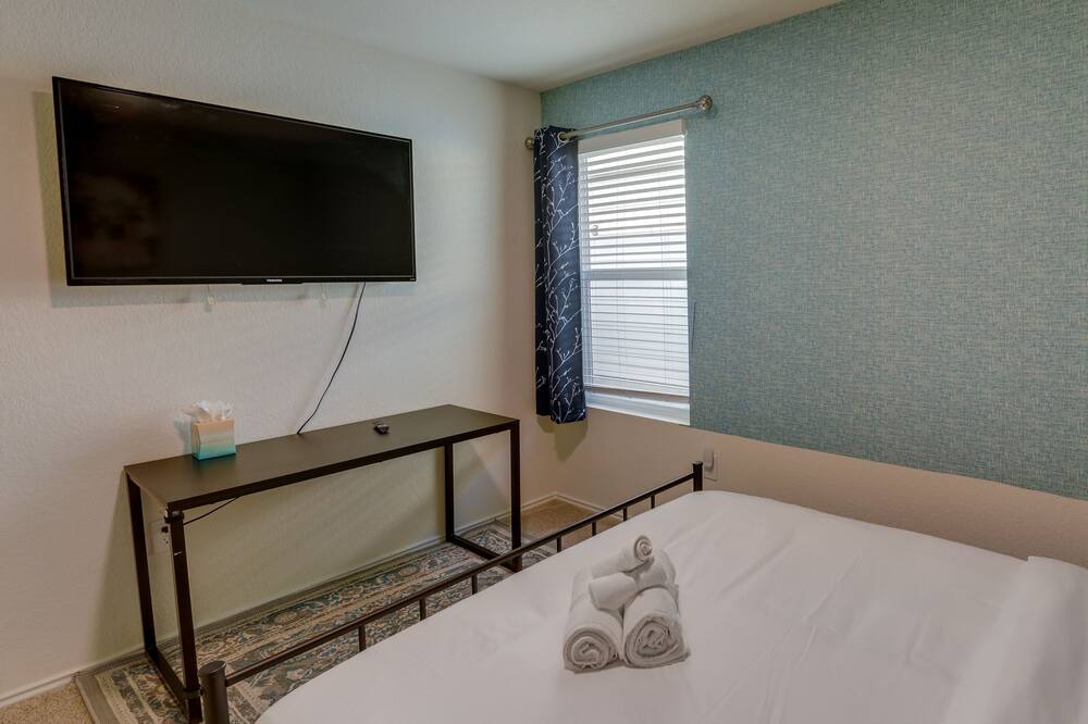 Photo of Bedroom in Manor
