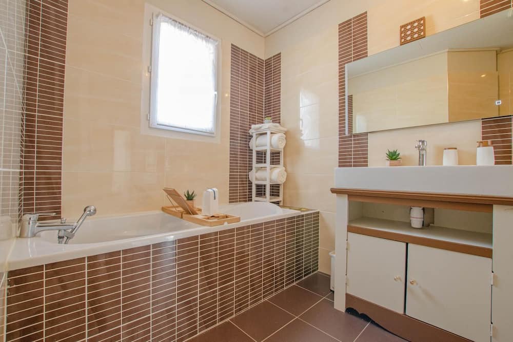 Photo of Bathroom in Vaudes