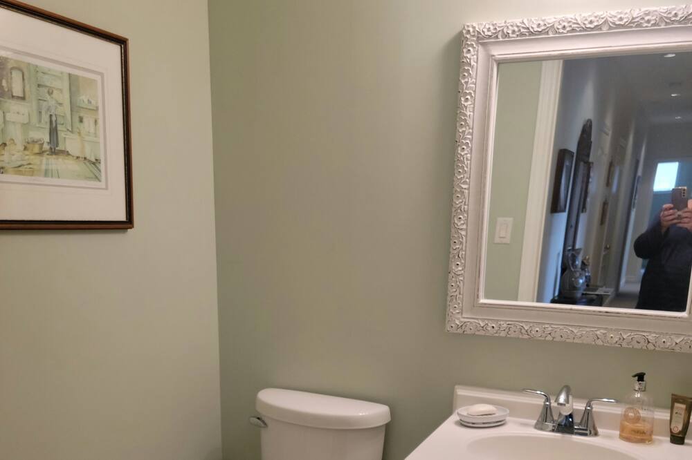 Photo of Bathroom in Caledon