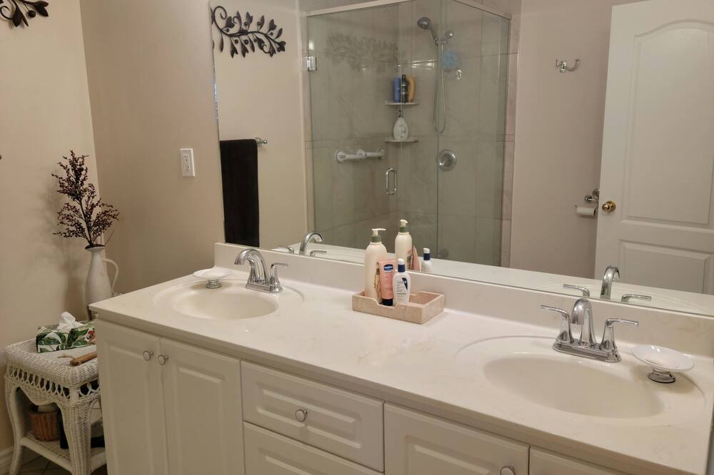 Photo of Bathroom in Caledon