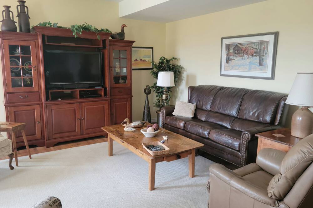 Photo of Livingroom in Caledon
