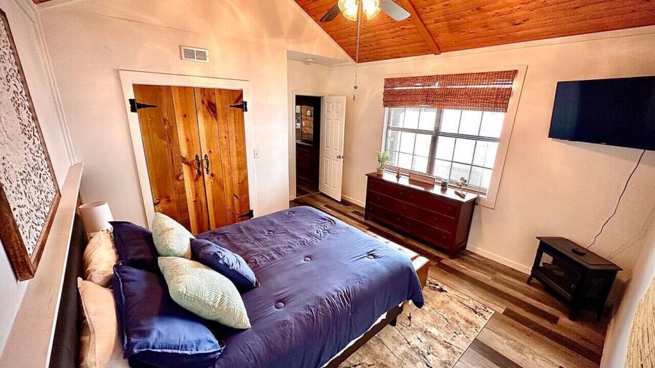 Photo of Others in Gadsden