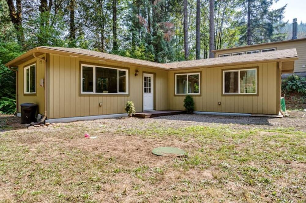 Photo of Outdoor in Leaburg